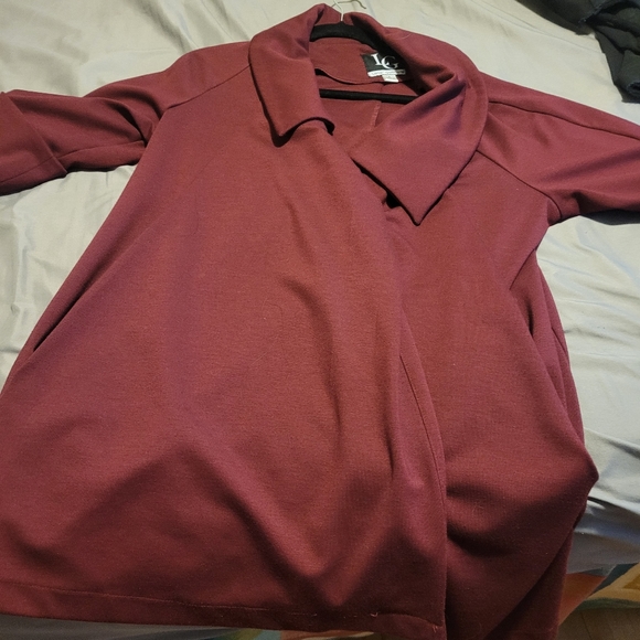 Any 2 for $20 Very cute Lena Gabrielle cape jacket - Picture 4 of 9